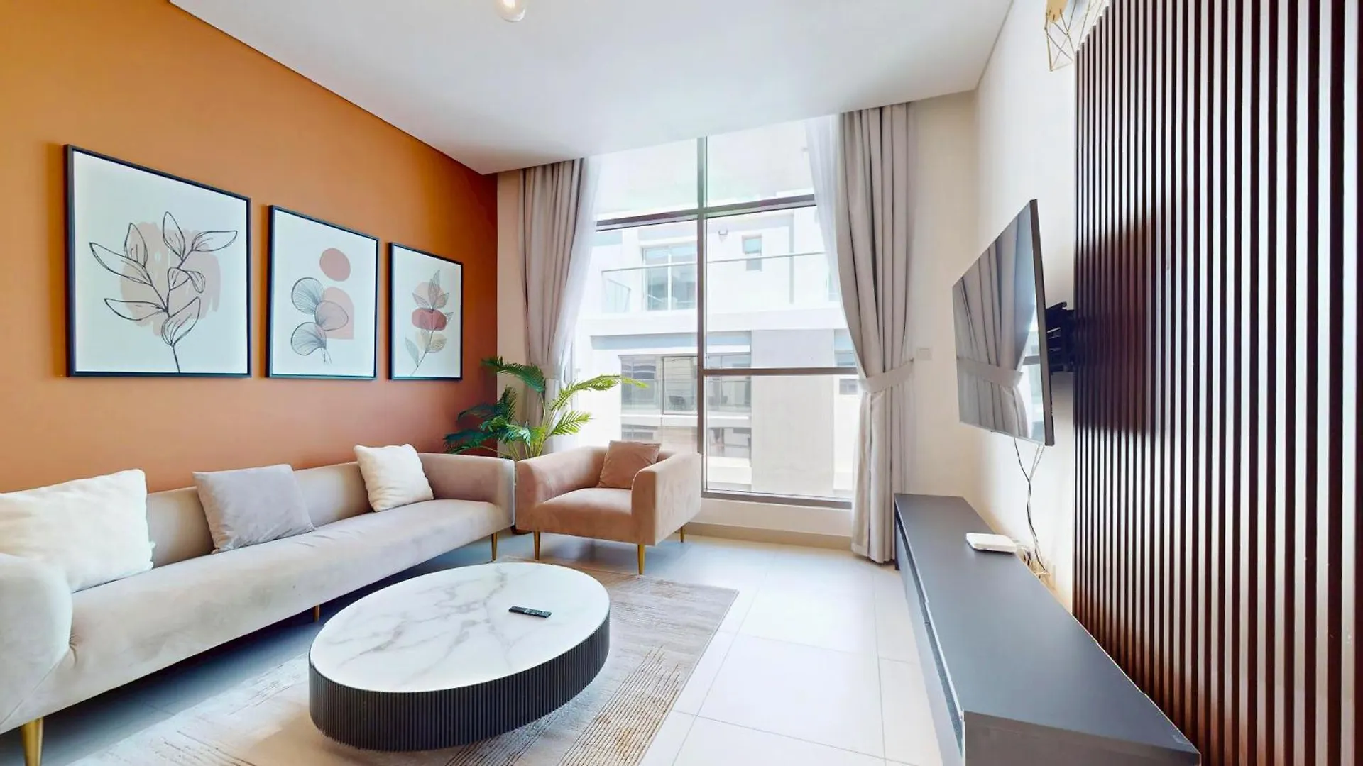 Exquisite 1-Bedroom Furnished Apartment - Meydan Dubai 0*,
